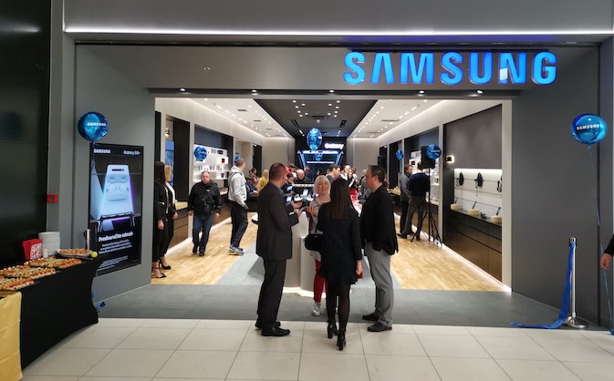 Samsung-Experience-store.jpg